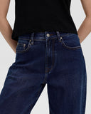 The Everyday Easy Curve Jean