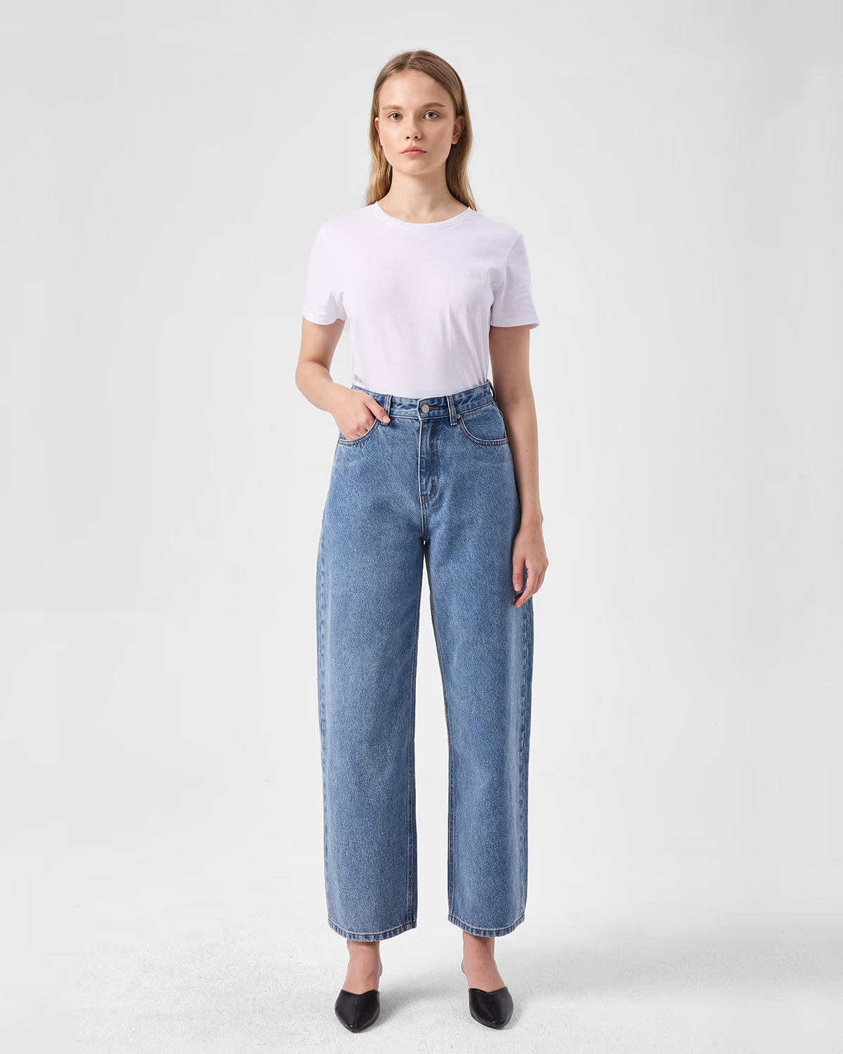 The Everyday Rigid Curve Jean