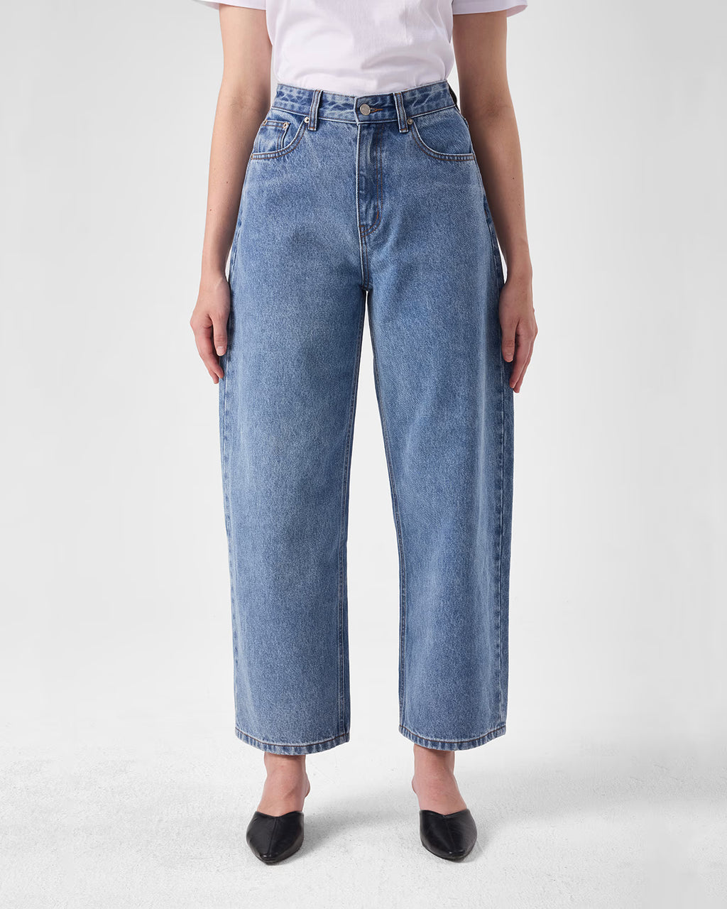 The Everyday Rigid Curve Jean