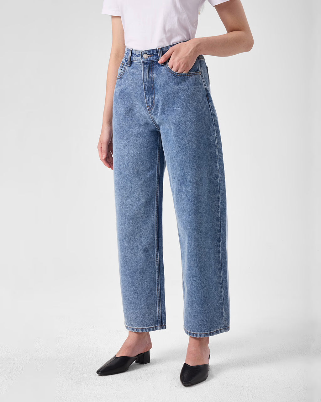 The Everyday Rigid Curve Jean