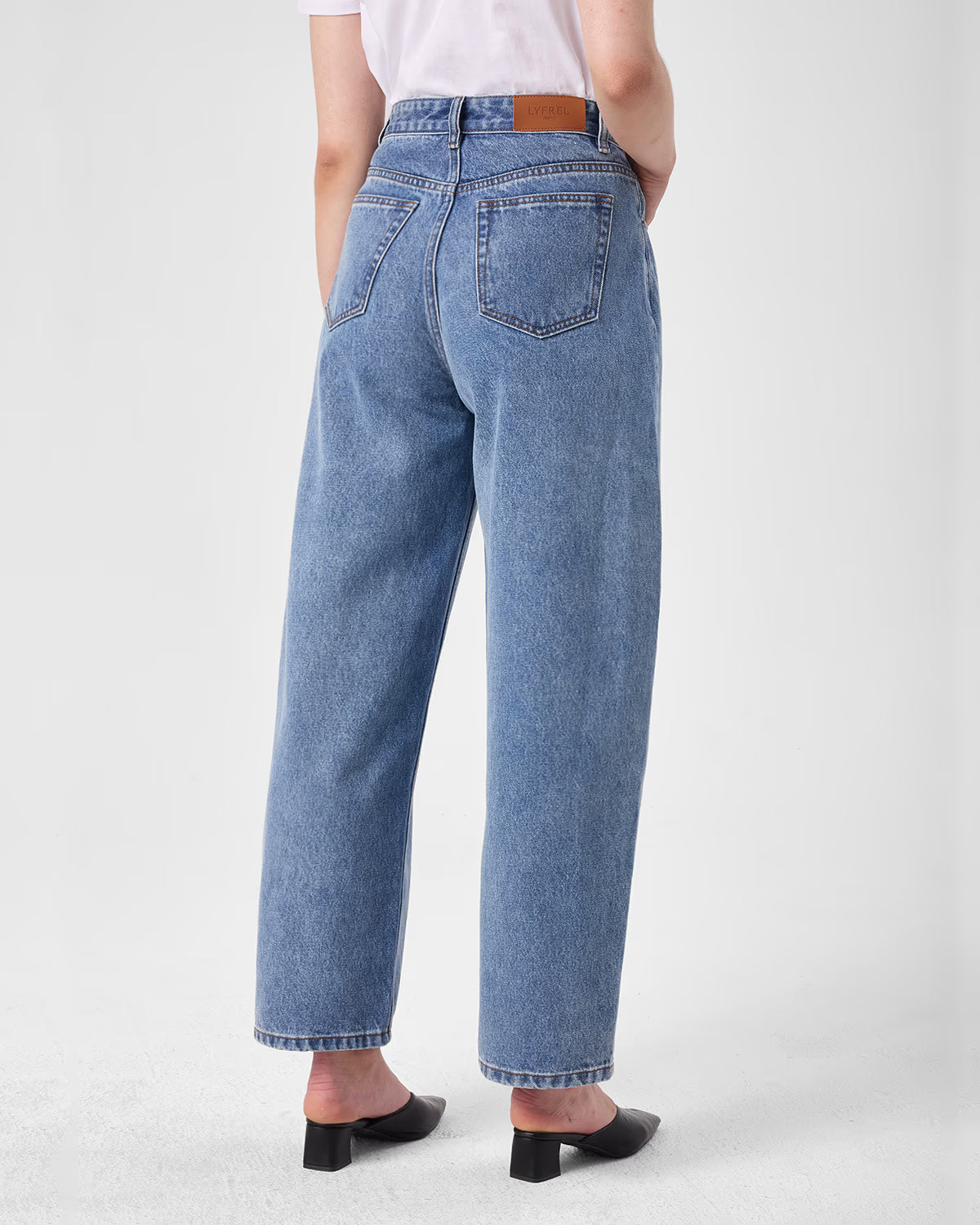 The Everyday Rigid Curve Jean