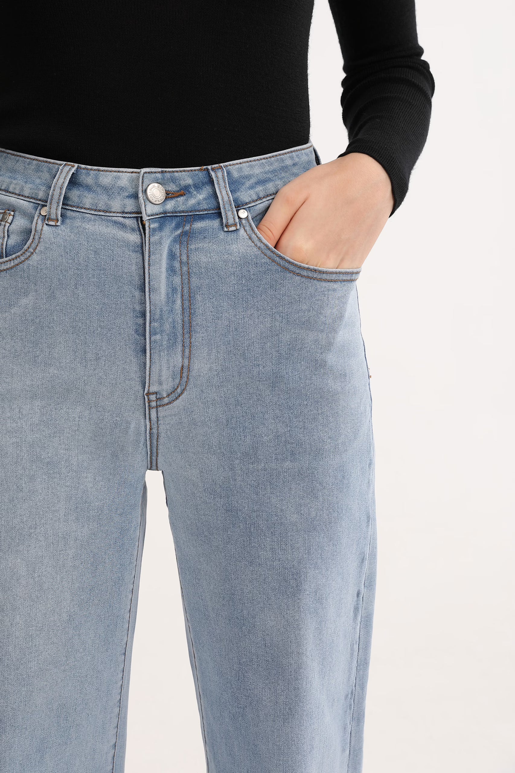 The Everyday Jeans image 2