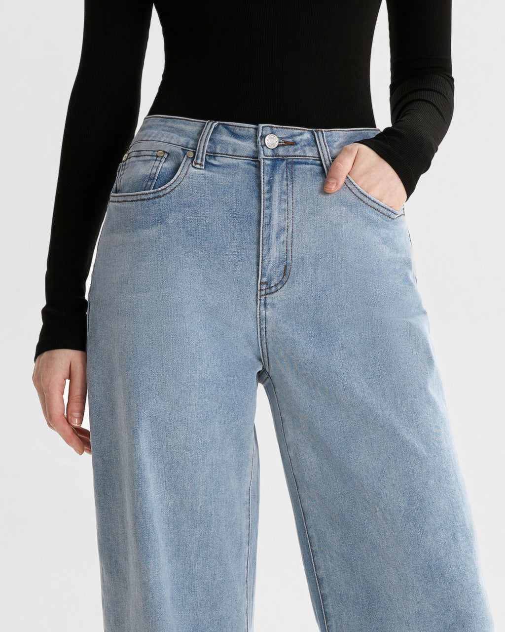The Everyday Comfort Wide Jean
