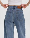 The Everyday Rigid Curve Jean