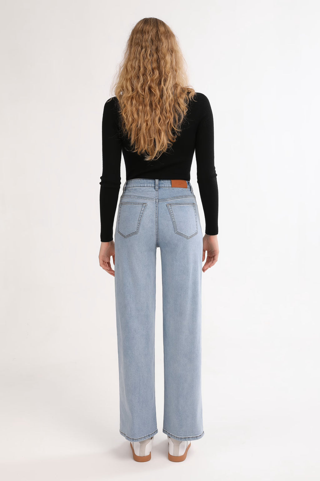 The Everyday Jeans image 4