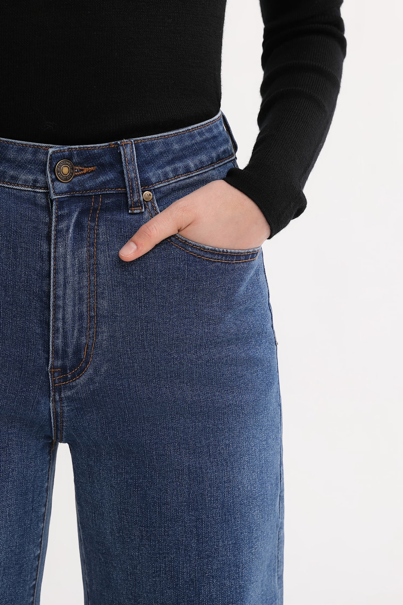 The Everyday Jeans image 2