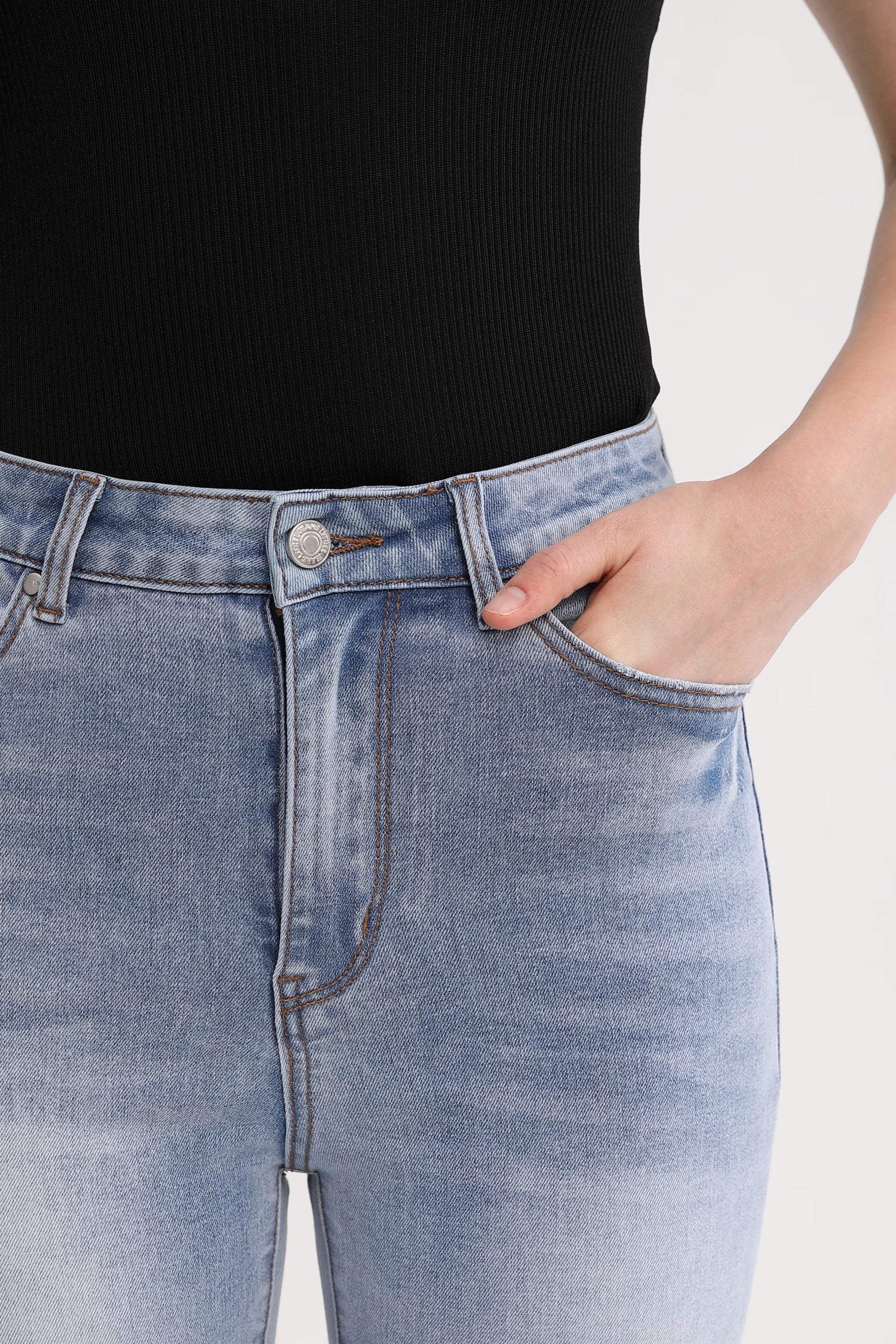 The Date Jeans image 4