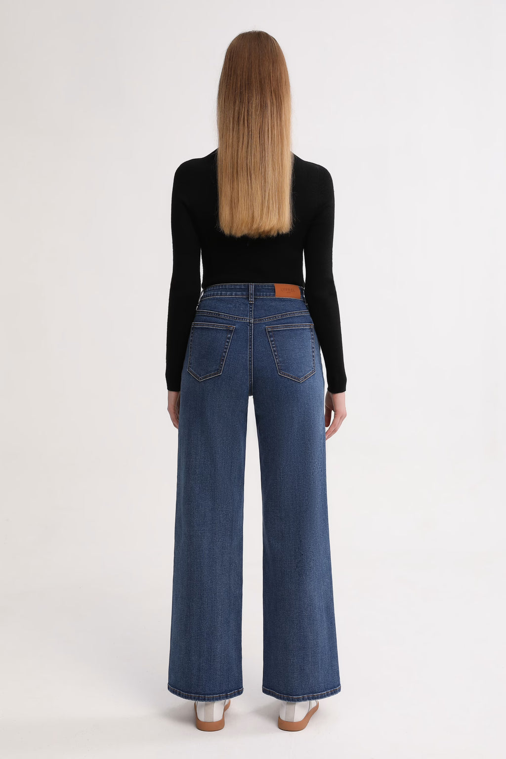 The Everyday Jeans image 4